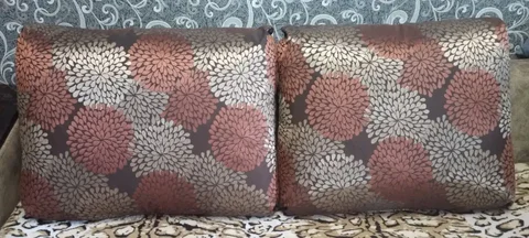 Продам 5 подушек для дивана, кресла - Освещение в Братск