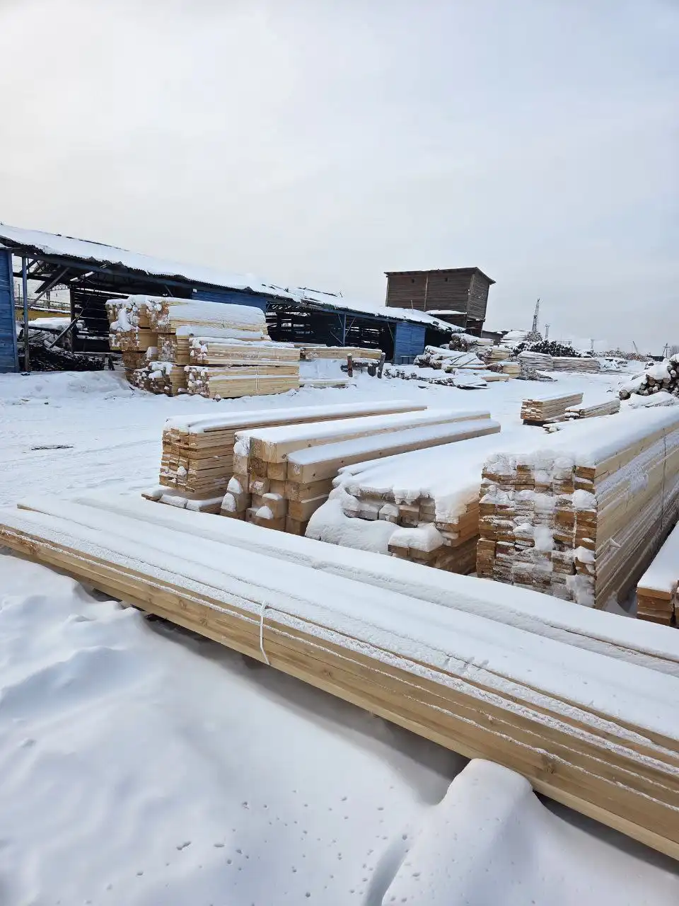 Продам брус и доску сосна лиственница - Стройматериалы (Барахолка) в Братск