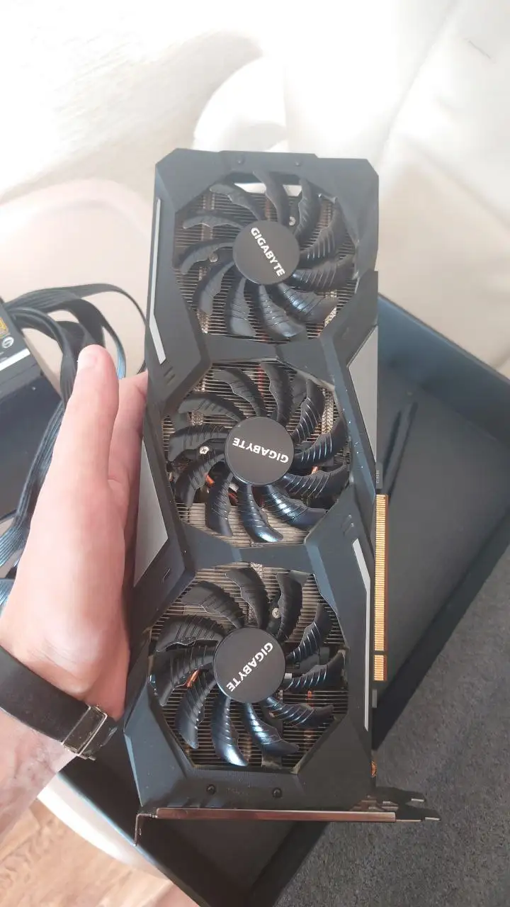 Продам видеокарту Gigabyte Radeon RX 5600 XT 6GB - Компьютерные комплектующие (Электроника) в Братск