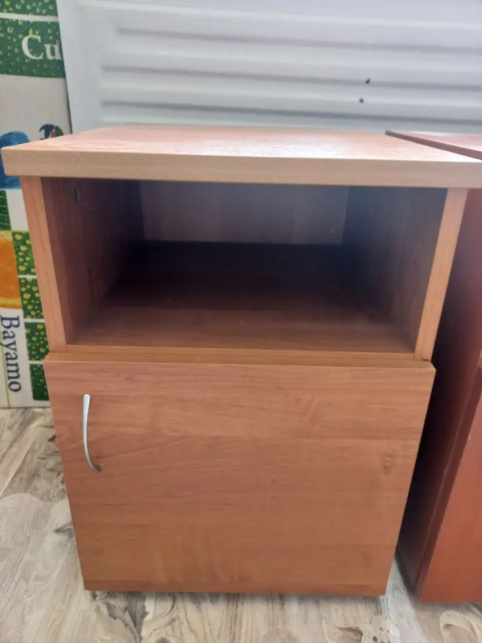 Продажа тумбочек разных цветов - Мебель (Барахолка) в Братск