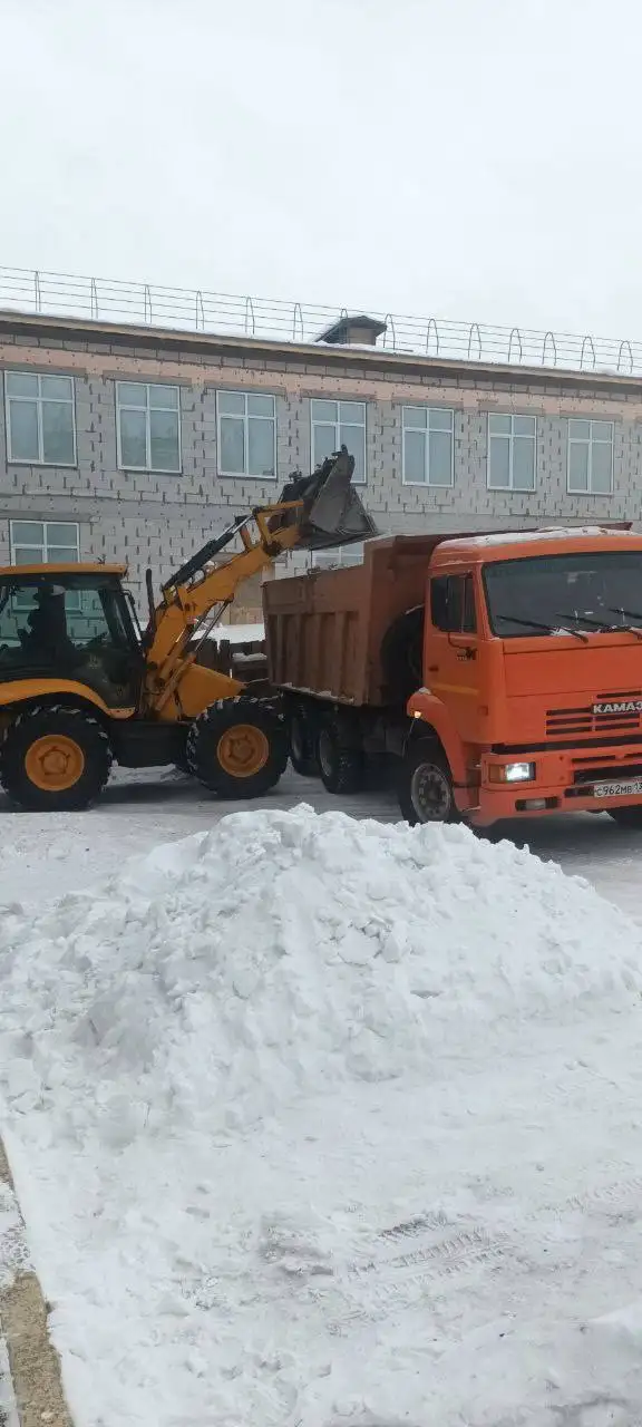 Уборка и вывоз снега, мусора, отходов с техникой в Братске - Уборка и вывоз (Услуги) в Братск