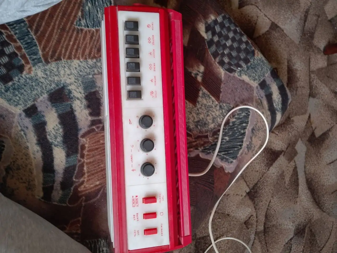 Продам магнитофон 1993 года в рабочем состоянии - Аудиотехника (Барахолка) в Братск