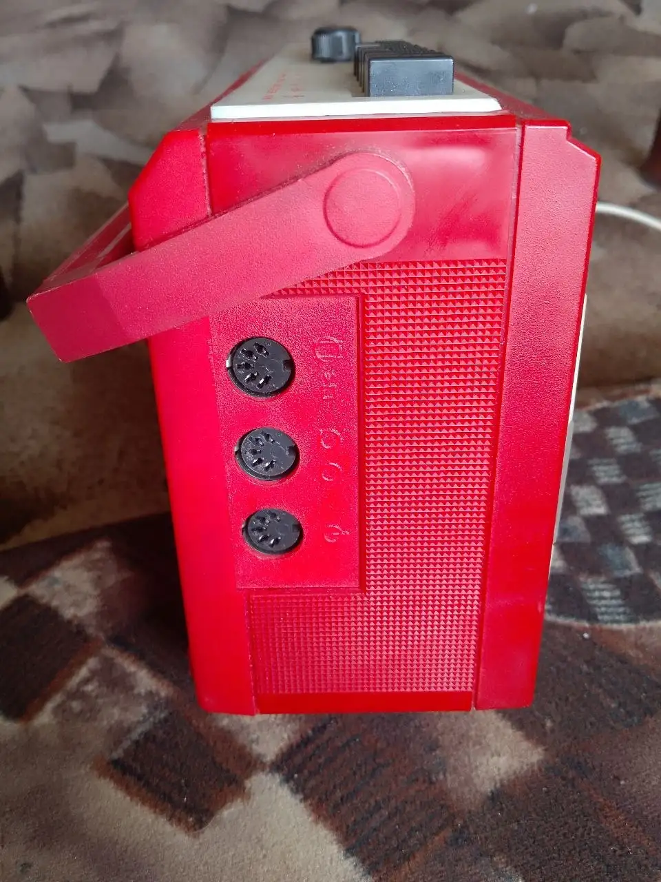 Продам магнитофон 1993 года в рабочем состоянии - Аудиотехника (Барахолка) в Братск