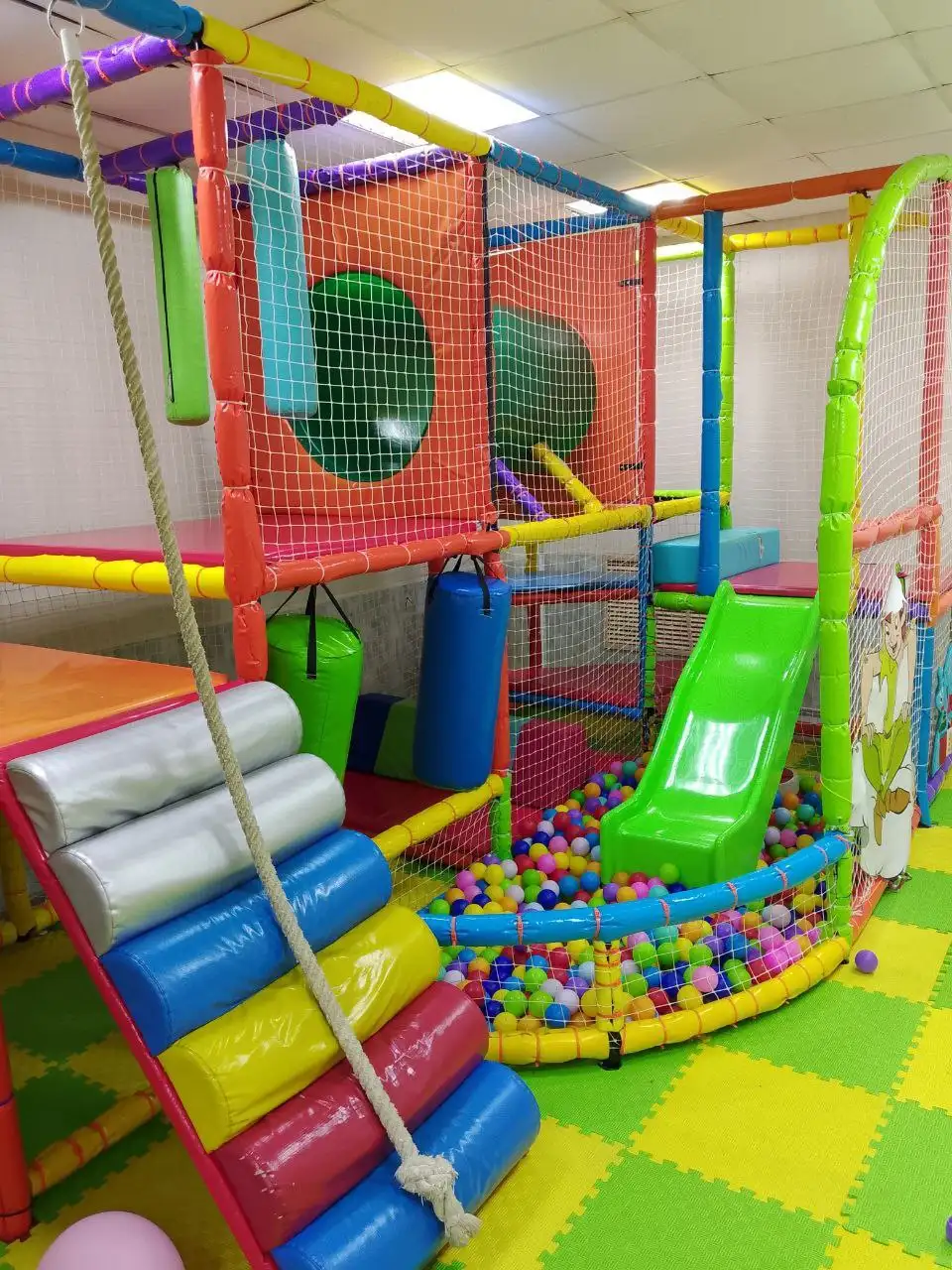 Игровой лабиринт двухярусный с шариками и ковровым покрытием - Барахолка в Тулун