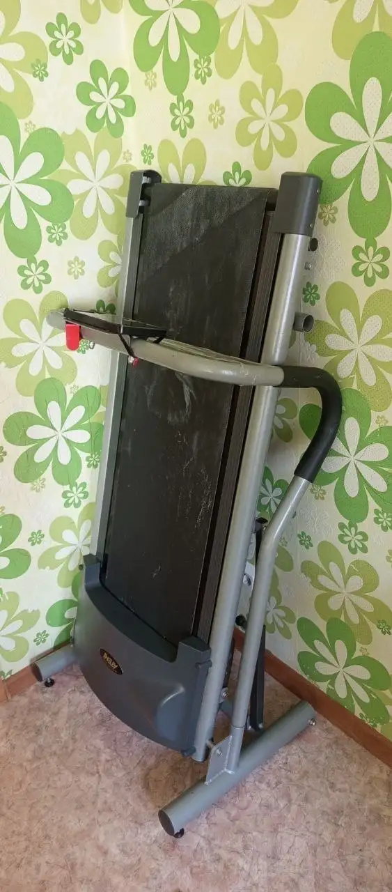 Кровать с комплектом и беговой дорожкой - Барахолка в Братск