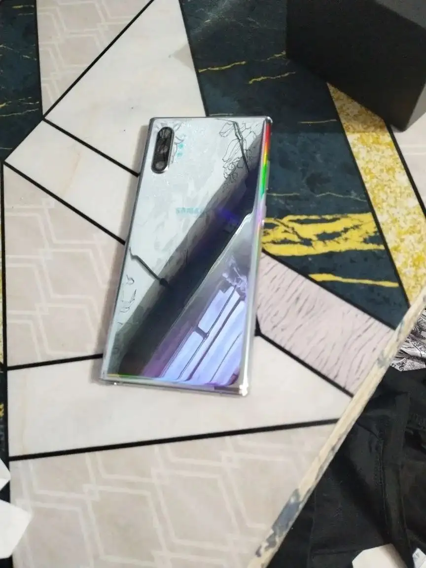 Samsung Galaxy Note 10+ в идеальном состоянии - Смартфоны (Электроника) в Братск