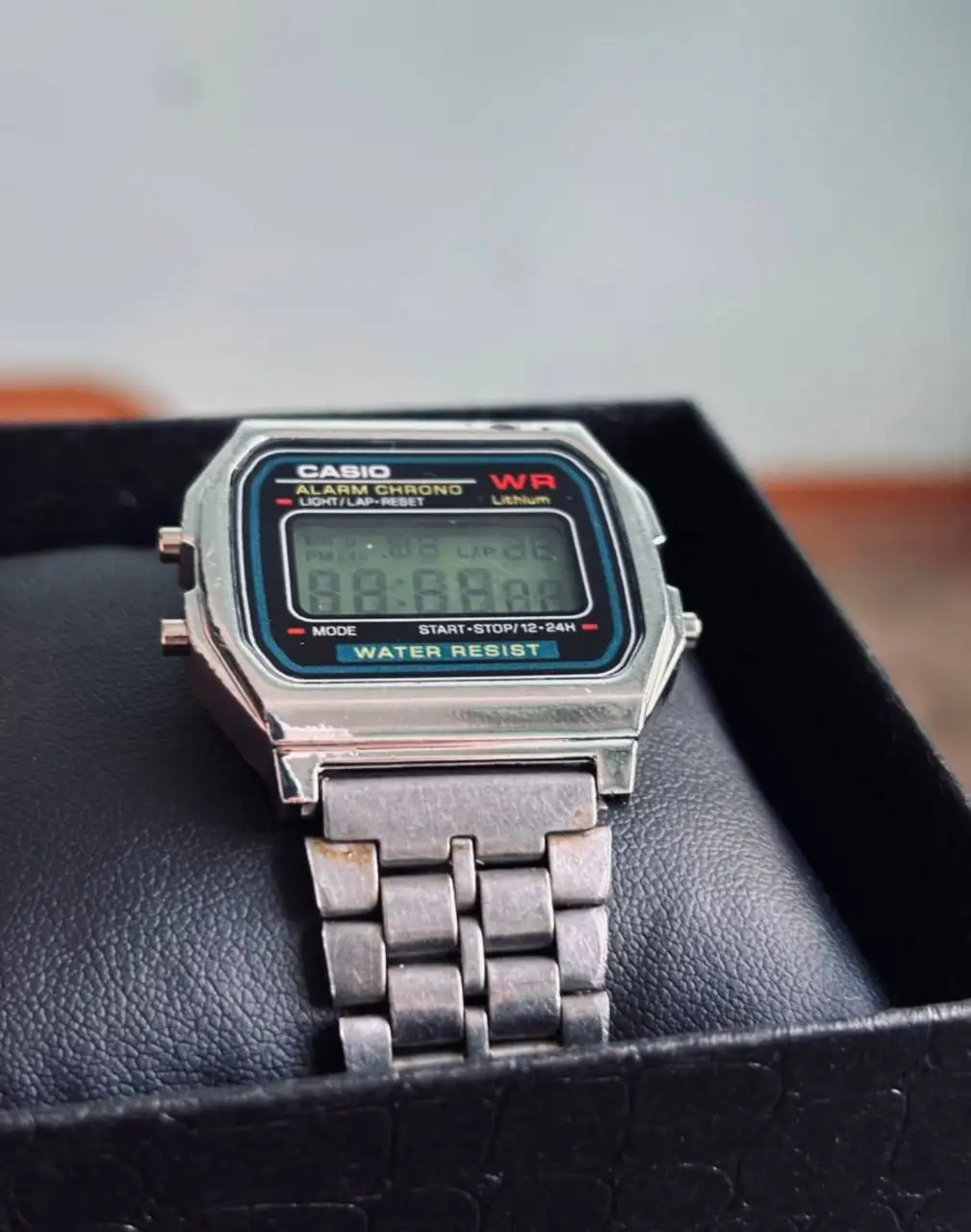 Очень красивые часы с подарочной упаковкой - Барахолка в Братск