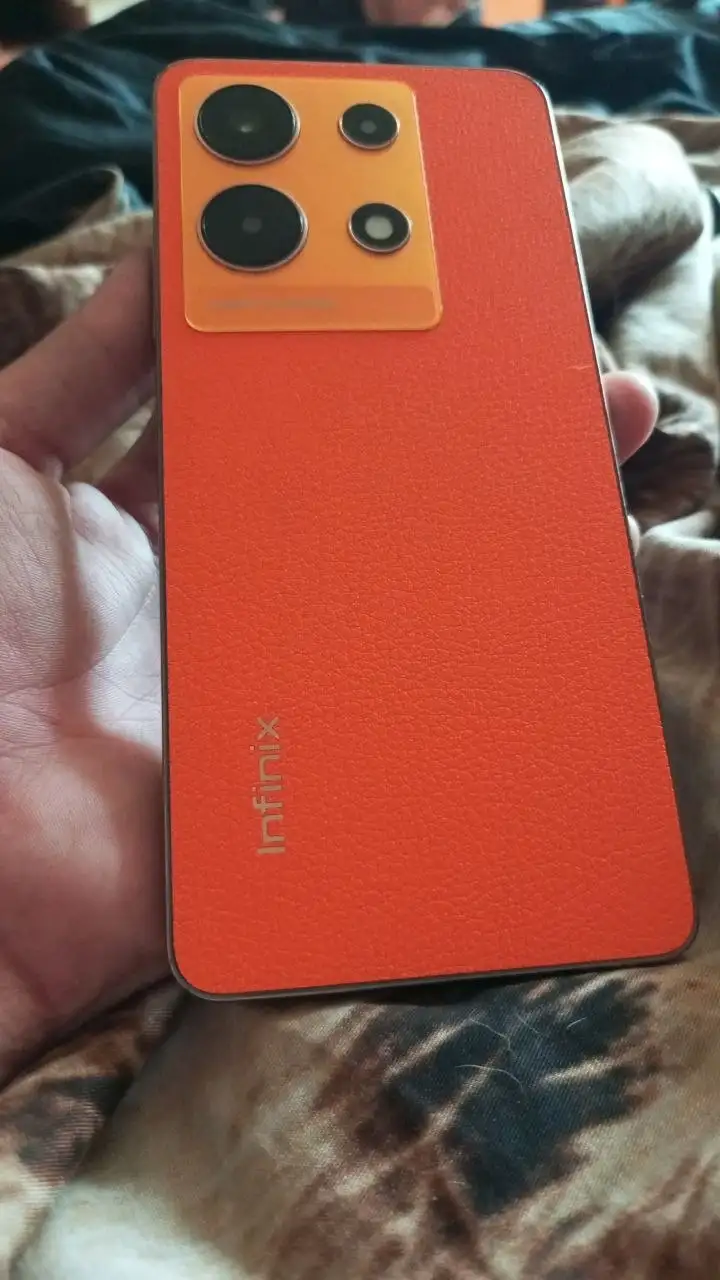 Продам смартфон Infinix 30 с разбитым экраном - Смартфоны и телефоны (Электроника) в Братск