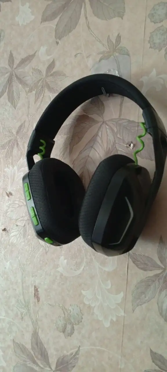 Продажа двух наушников Б/У - Наушники (Электроника) в Братск