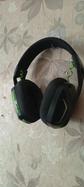 Продажа двух наушников Б/У - Комплектующие в Братск