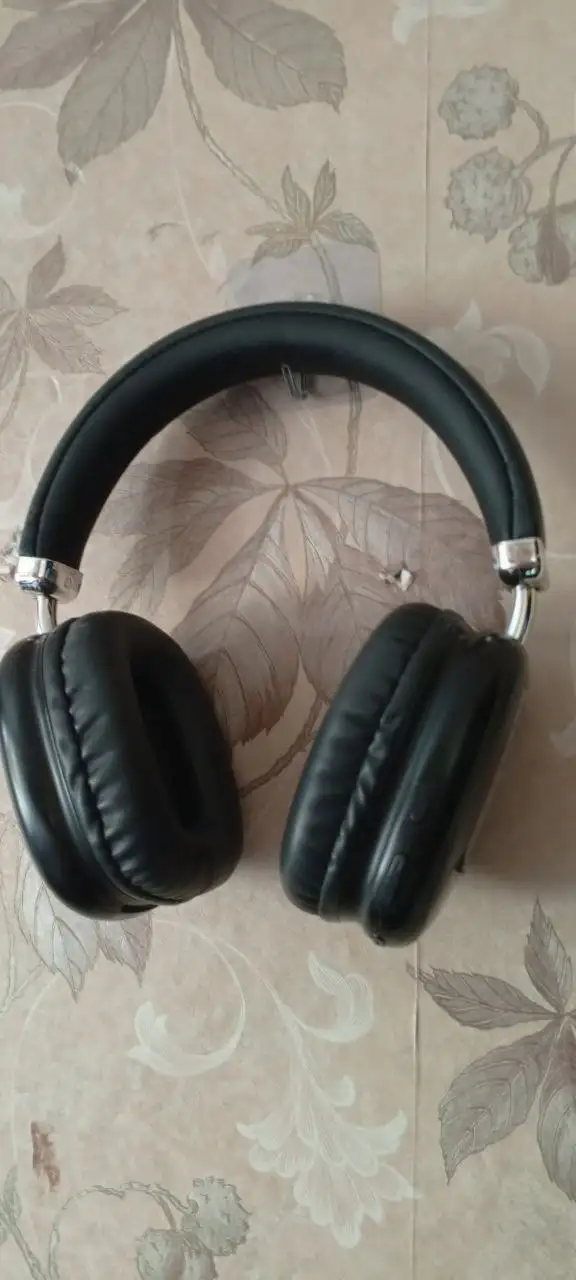 Продажа двух наушников Б/У - Наушники (Электроника) в Братск