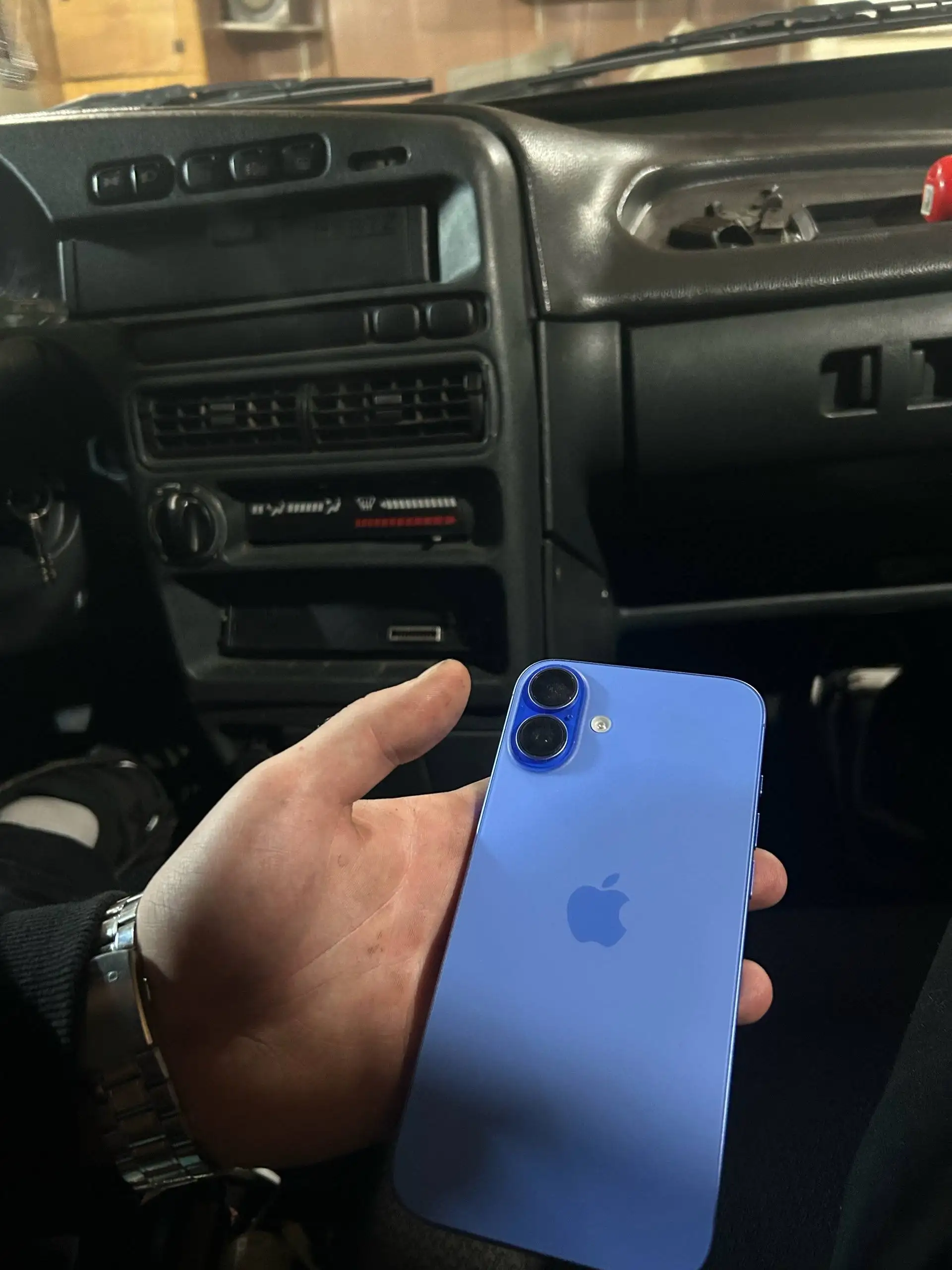 Продажа/обмен iPhone 16+ - Смартфоны (Электроника) в Братск