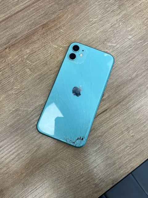 Продам iPhone 11 128GB - Электроника в Братск