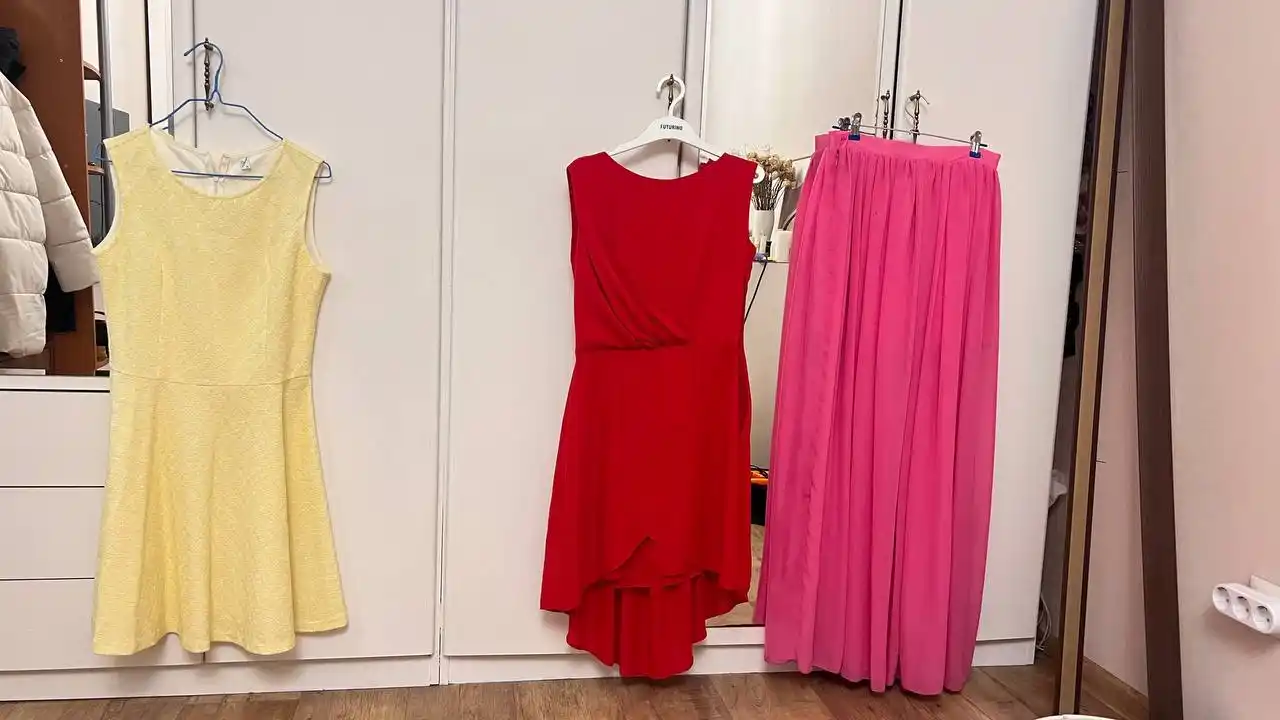 Отдам платья и юбки размер 42