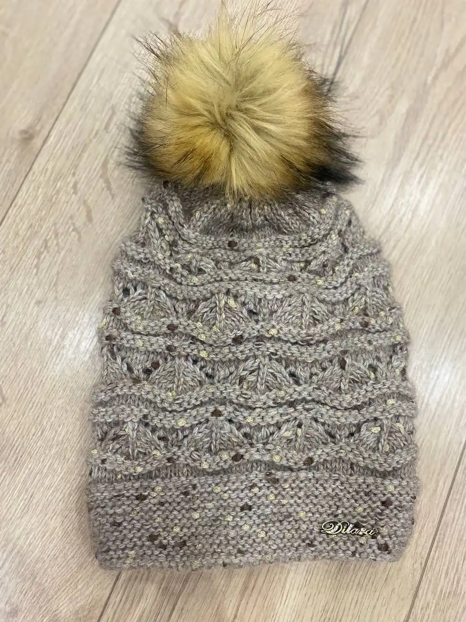 Женская зимняя шапка