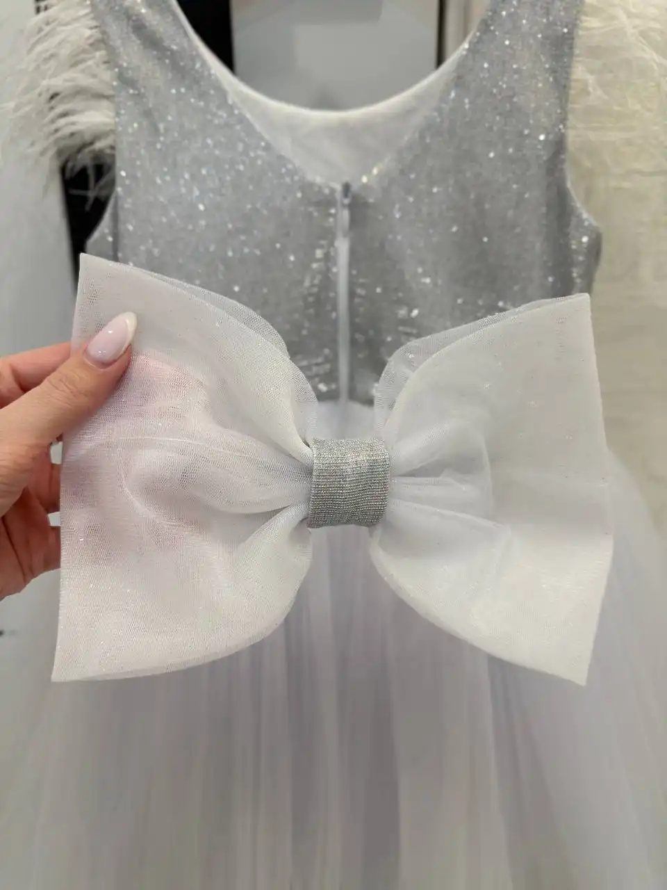 Нарядное платье для девочки размер 104