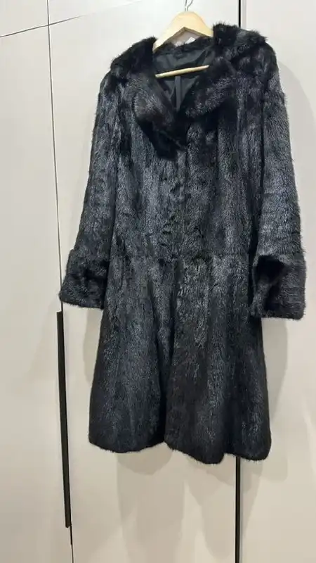 Норковая шуба черного цвета размер 46-48