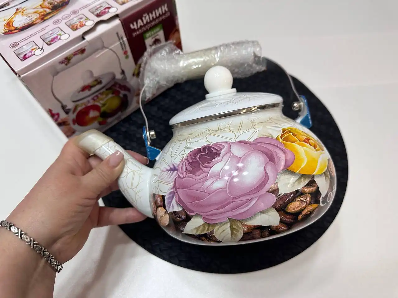 Продам новый эмалированный чайник