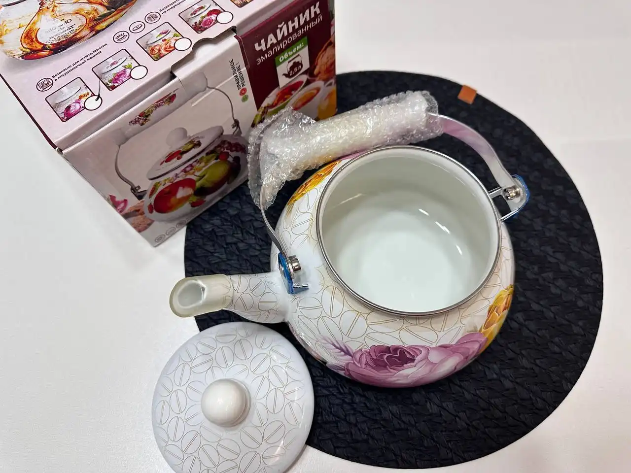 Продам новый эмалированный чайник