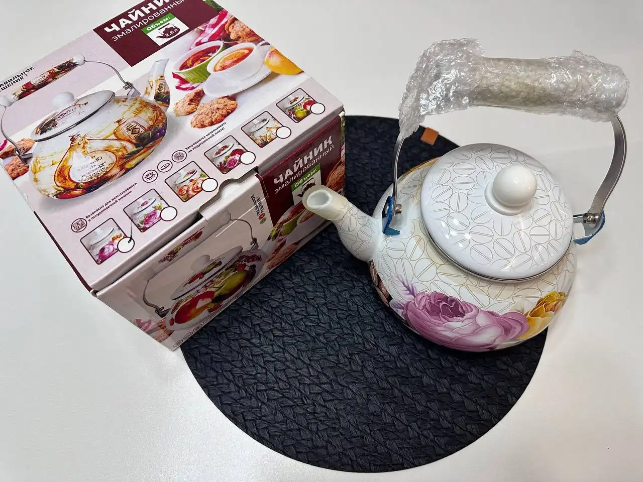 Продам новый эмалированный чайник