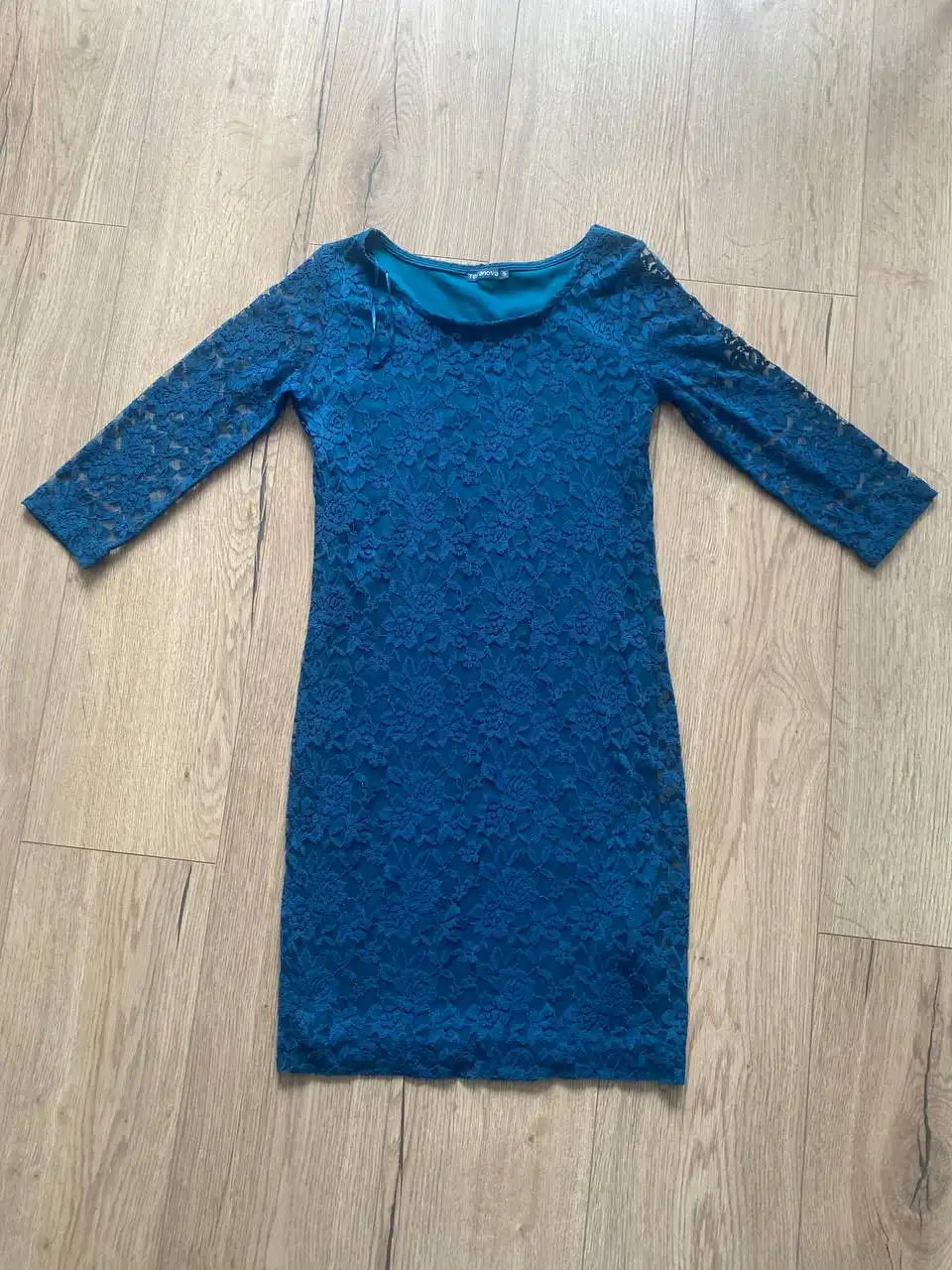 Платье размер S, состояние нового - Женская одежда (Одежда) в Тюмень