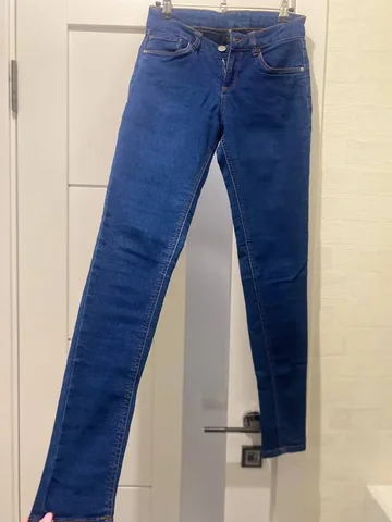 Джинсы размер 40 (подойдут на 42) - Верхняя одежда и зимняя обувь в Тюмень