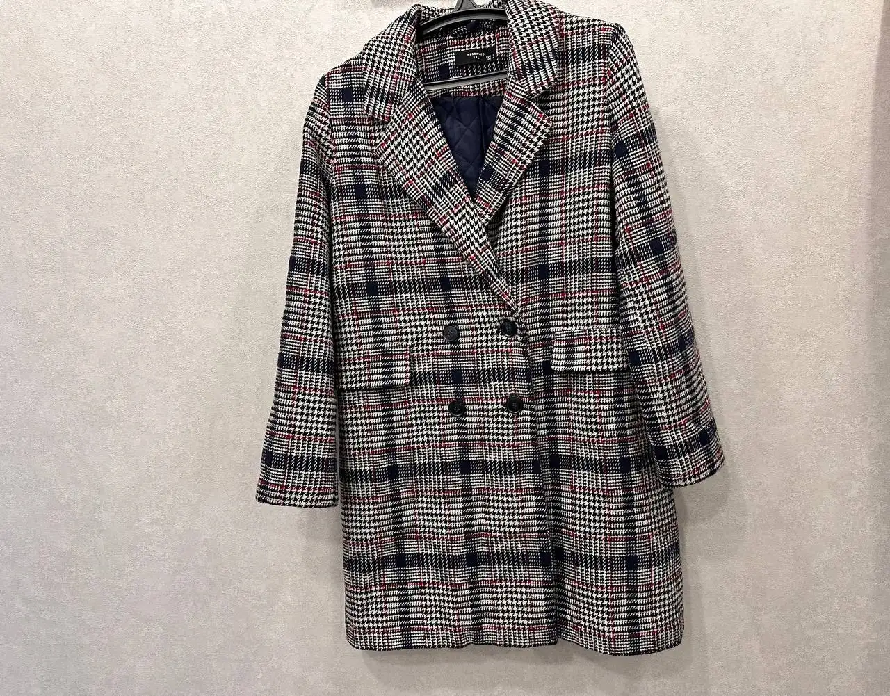 Демисезонное пальто 44-46 размер после химчистки - Верхняя одежда (Одежда) в Тюмень