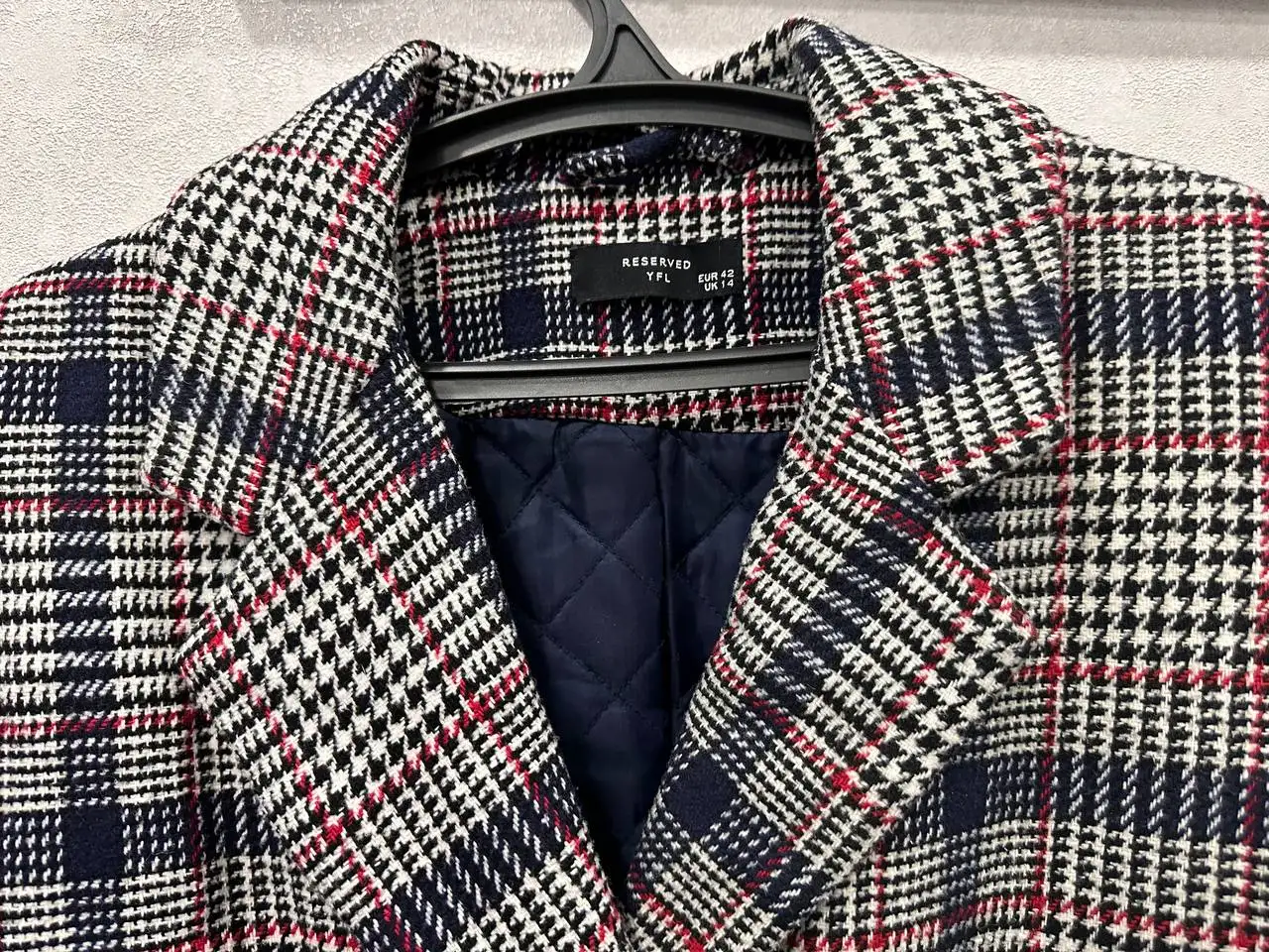 Демисезонное пальто 44-46 размер после химчистки - Верхняя одежда (Одежда) в Тюмень