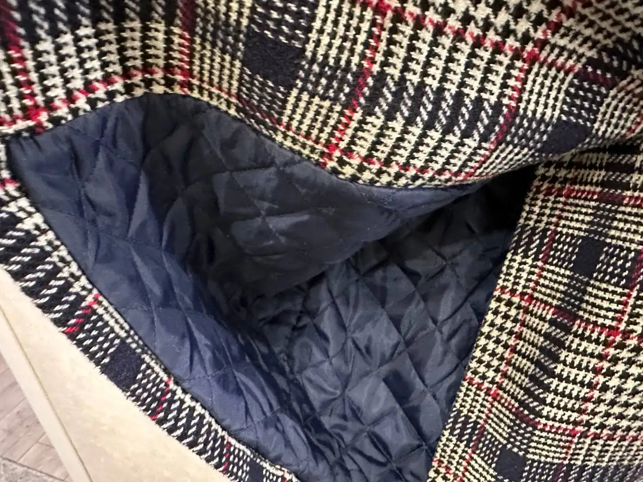 Демисезонное пальто 44-46 размер после химчистки - Верхняя одежда (Одежда) в Тюмень