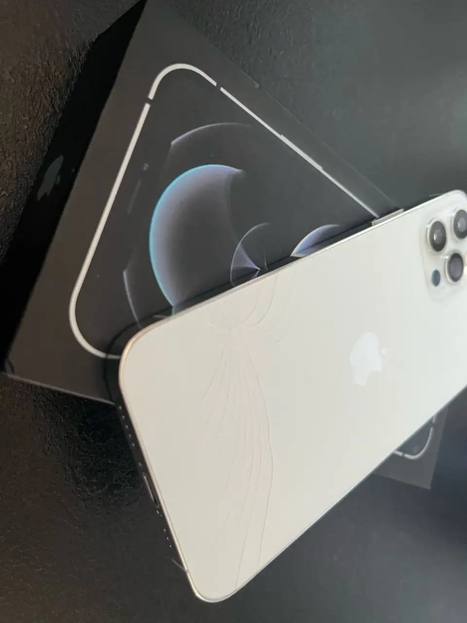 iPhone 12 Pro 128GB белый - Смартфоны (Электроника) в Тюмень