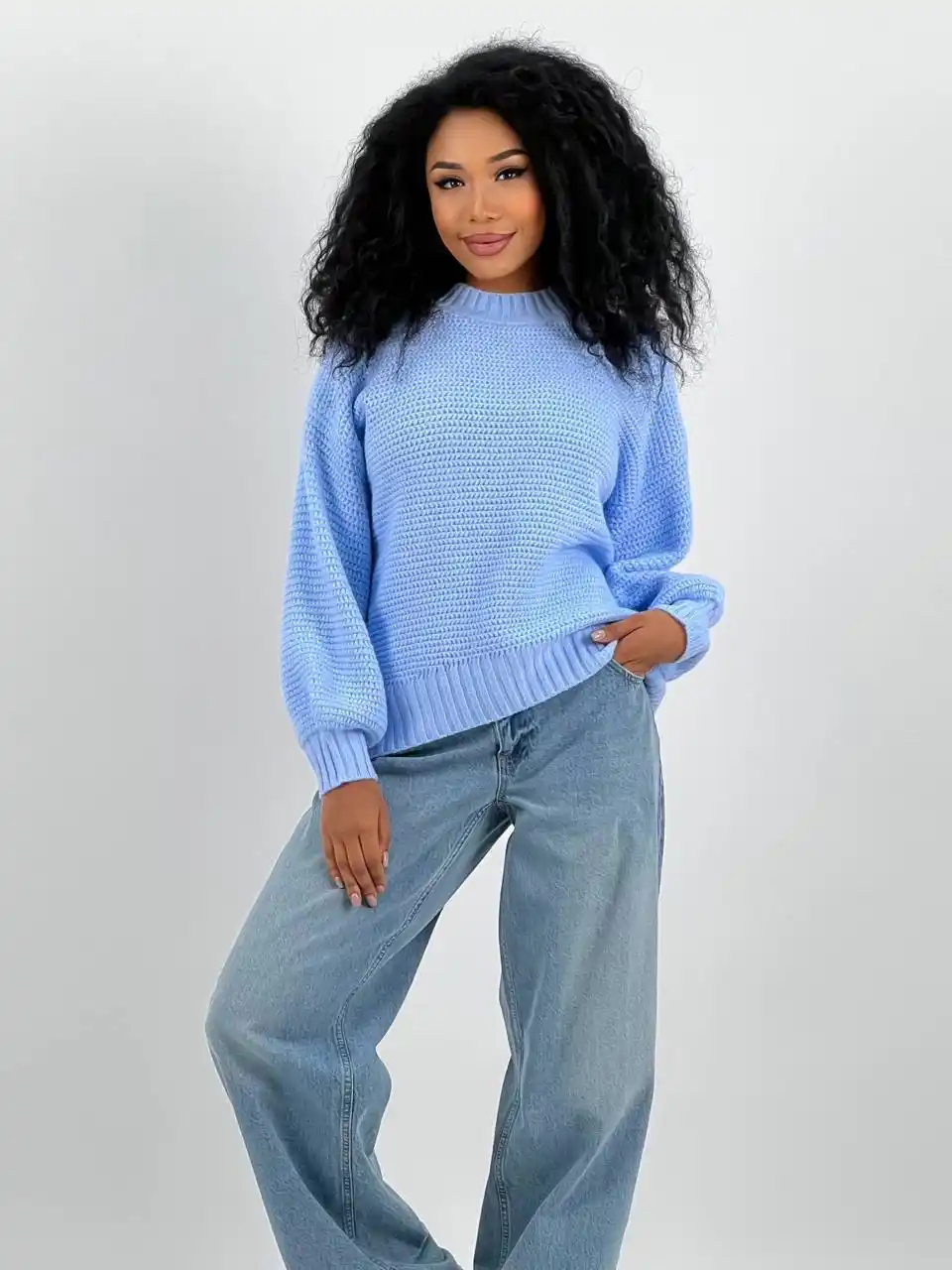 Продам новые джинсы и свитер