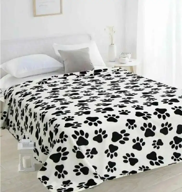 Плед на кровать диван 180 на 200 см - Белый Лапки