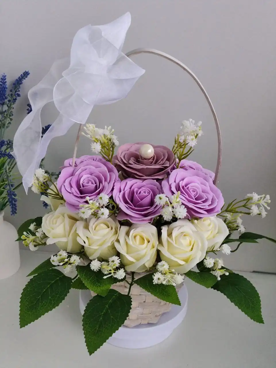 Букет из мыльных роз в плетёной корзине