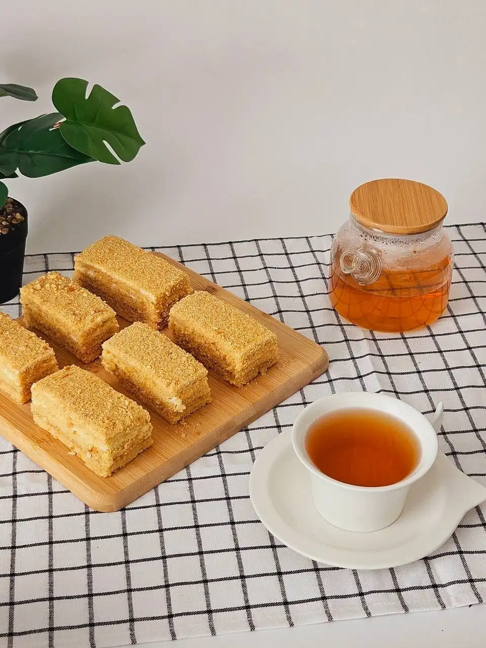 Пирожное «Медовик» порционное - Выпечка (Барахолка) в Ульяновск