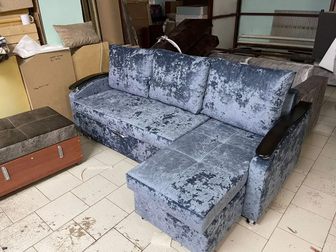 Диван Евроугол с оттоманкой ткань серый и коричневый плюш - Барахолка в Ульяновск