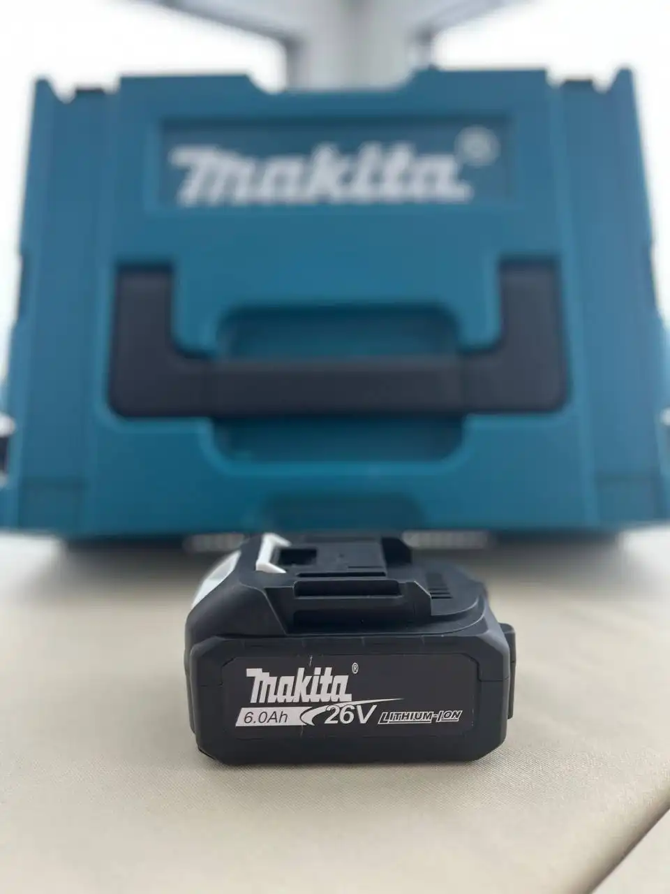 Аккумуляторный перфоратор Makita с комплектом - Инструменты (Барахолка) в Краснодар