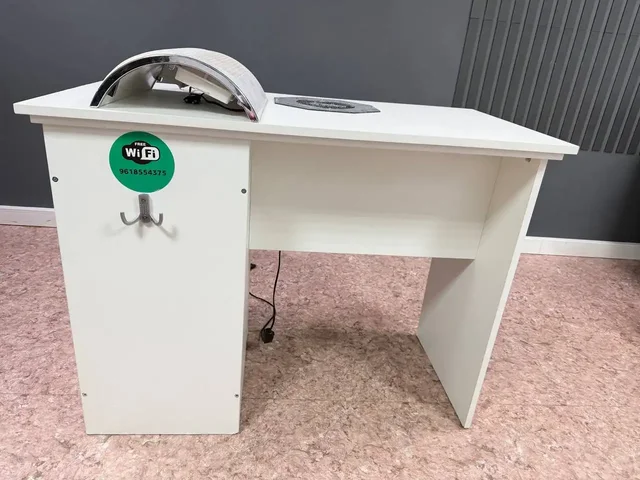 Продажа маникюрного стола с вытяжкой - частное объявление в Краснодар