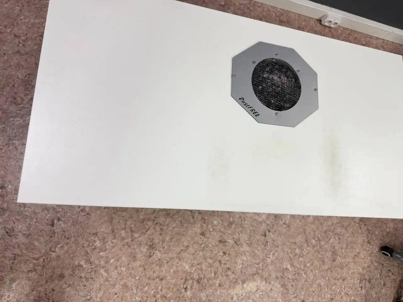 Продажа маникюрного стола с вытяжкой - Косметологическое оборудование (Готовый бизнес и оборудование) в Краснодар