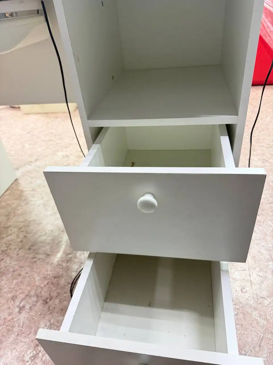 Продажа маникюрного стола с вытяжкой - Косметологическое оборудование (Готовый бизнес и оборудование) в Краснодар