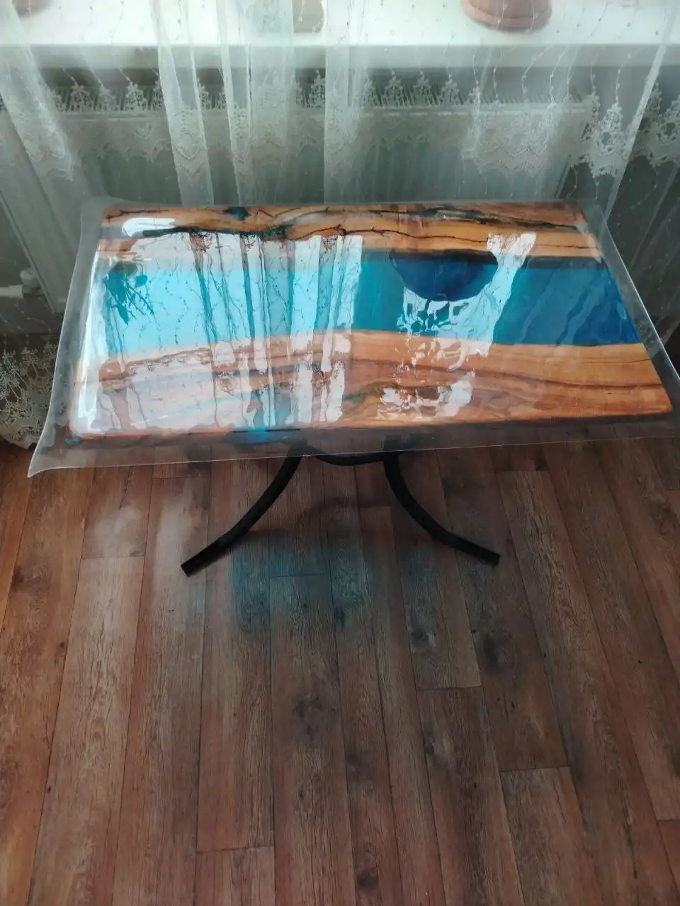 Продажа столика из эпоксидной смолы - Мебель (Для дома и дачи) в Краснодар