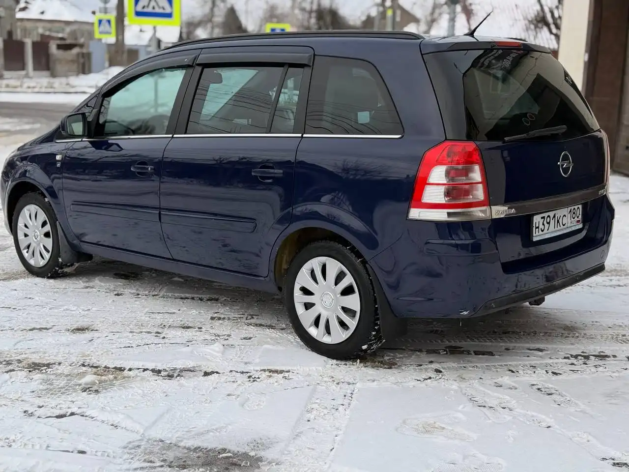 Opel Zafira B 2010 года в хорошем состоянии - Легковые автомобили (Авто) в Мариуполь