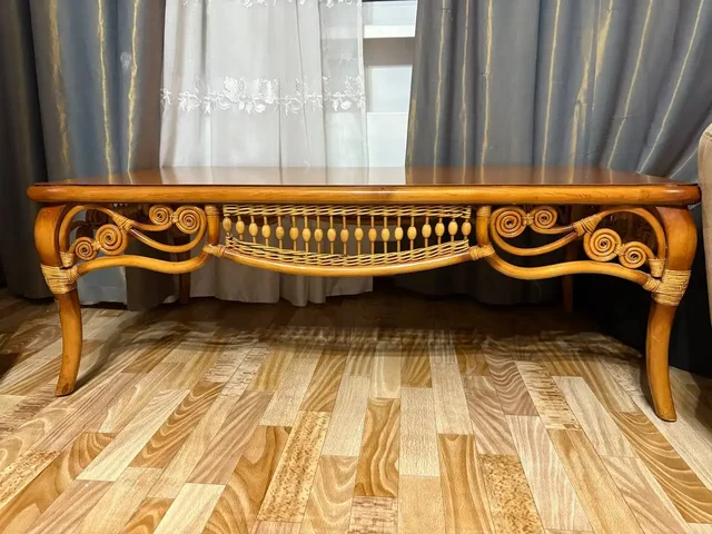 Журнальный стол из дерева с резными элементами - Холодильники в Краснодар