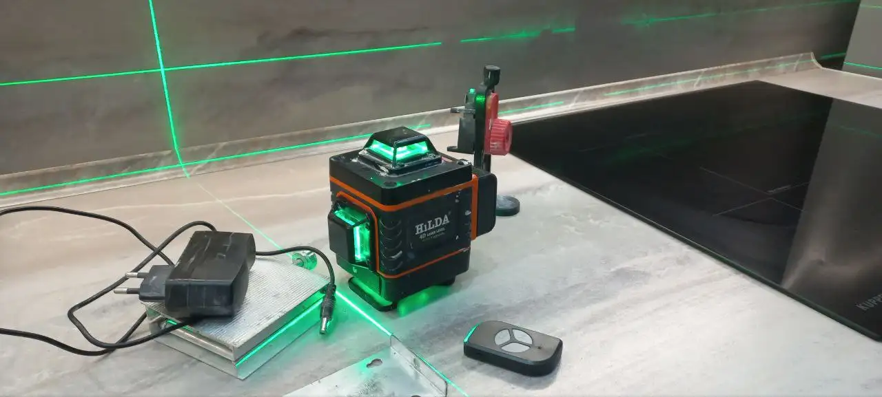 Продам лазерный уровень HILDA 4.D - Инструменты (Барахолка) в Краснодар