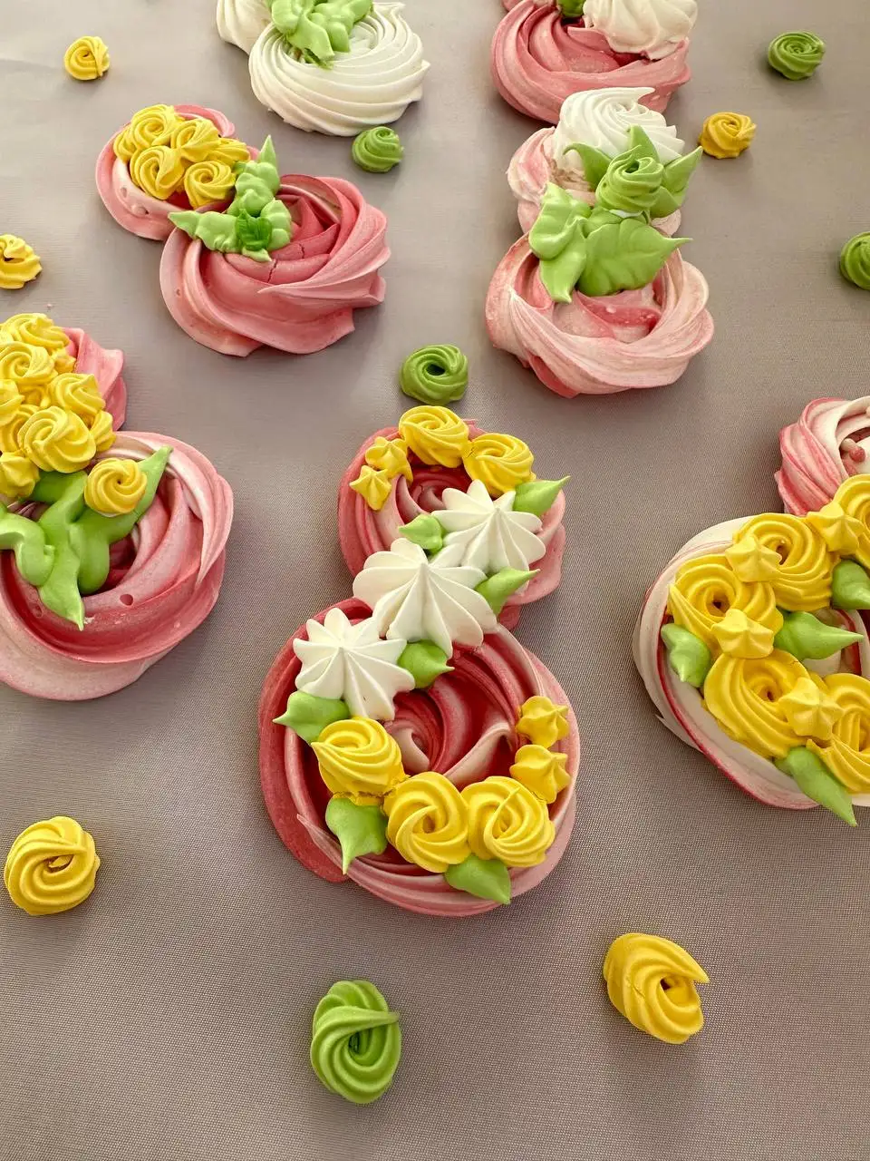 Имбирные пряники к 8 марта с ручной росписью - Ручная работа/Кондитерские изделия (Хобби и отдых) в Краснодар