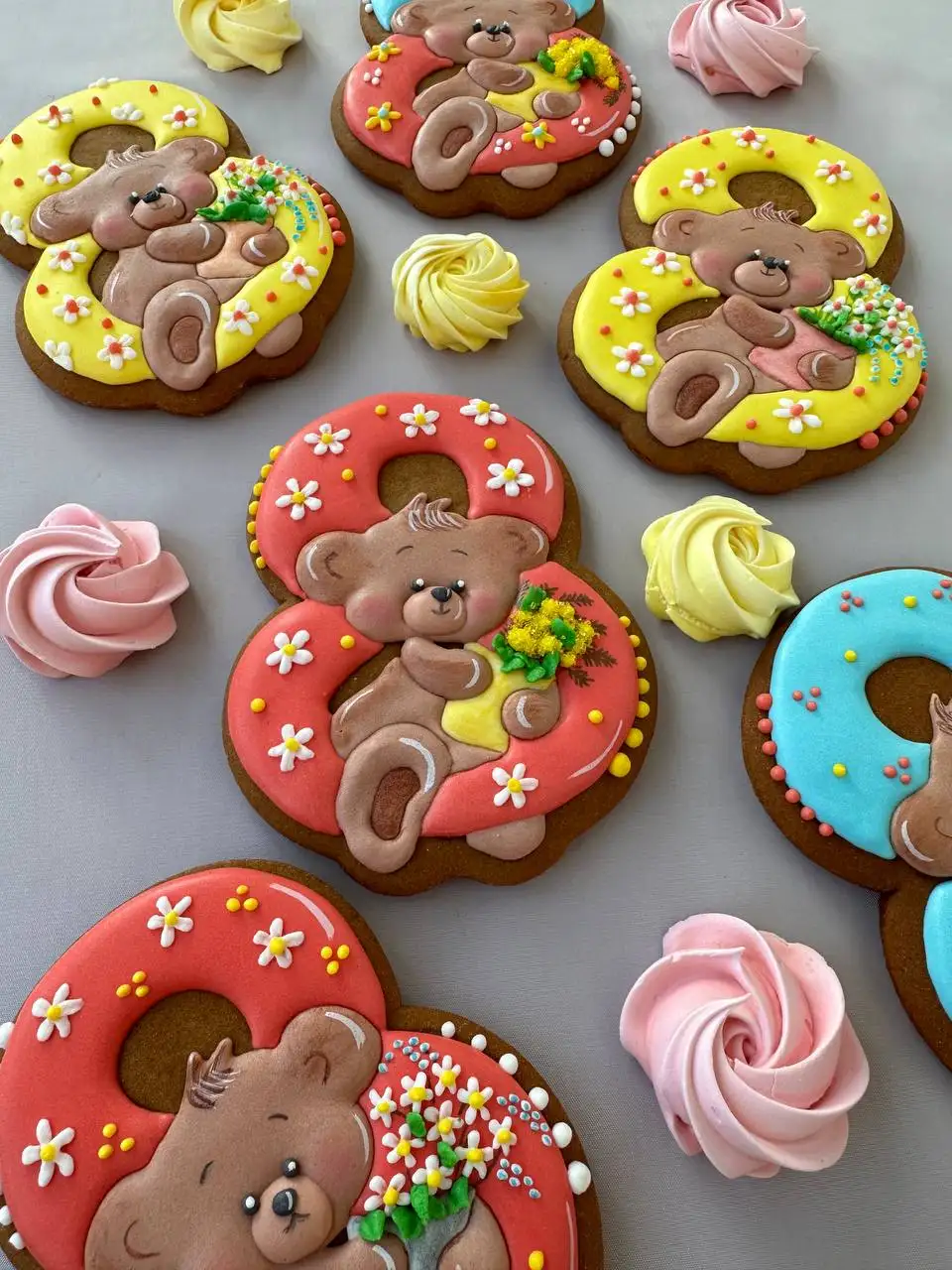 Имбирные пряники к 8 марта с ручной росписью - Ручная работа/Кондитерские изделия (Хобби и отдых) в Краснодар