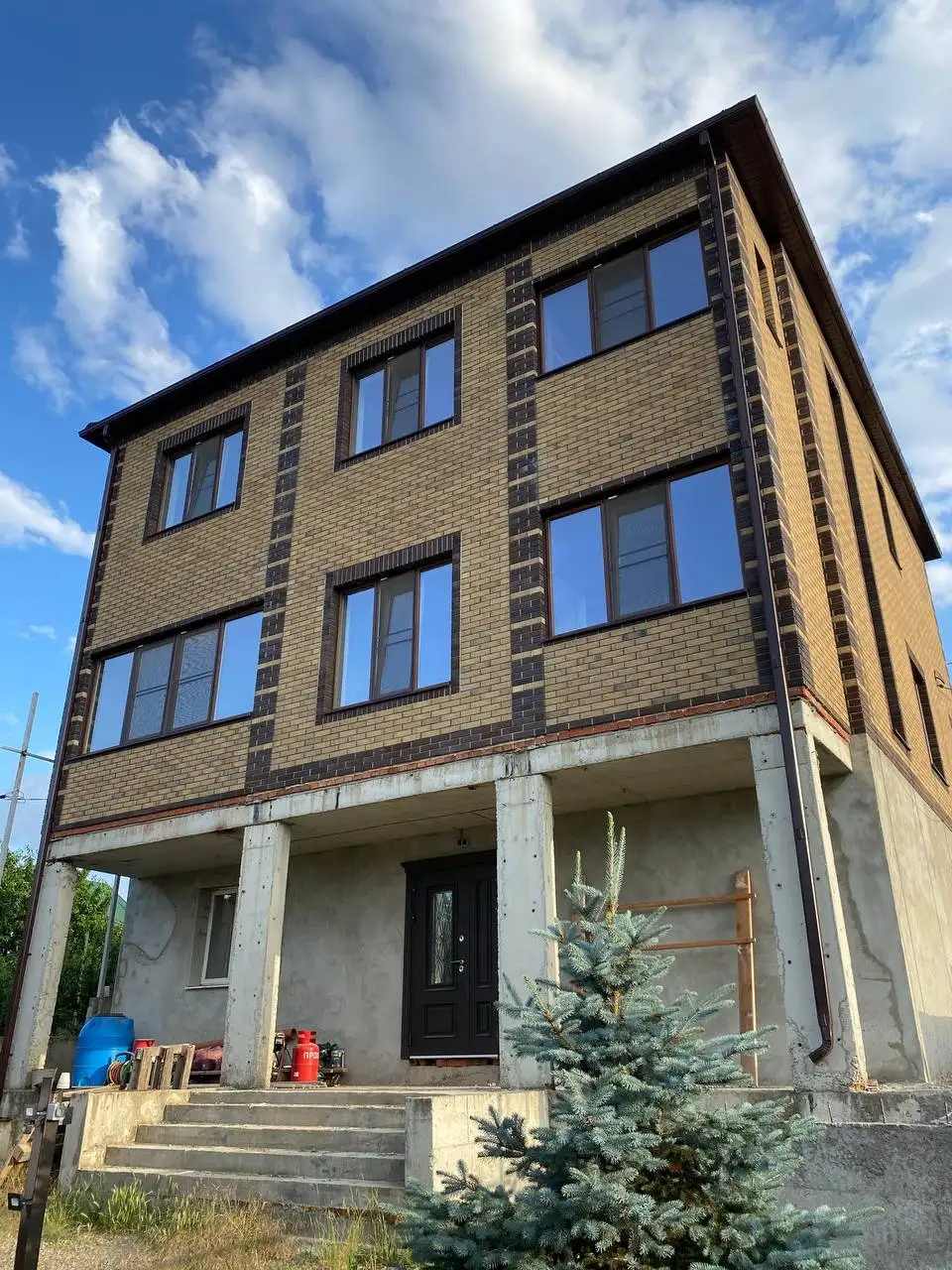 Остекление домов, балконов и лоджий с установкой алюминиевых конструкций и заменой стеклопакетов - Остекление и установка окон (Услуги) в Краснодар