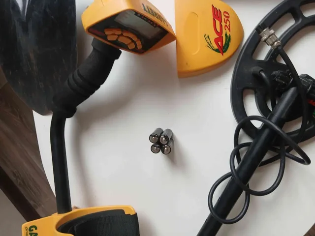 Металлоискатель Garrett 250 с поинтером и лопатой - Рыбалка и охота в Краснодар