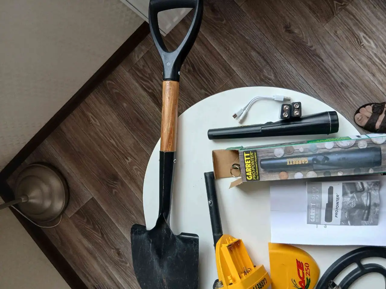 Металлоискатель Garrett 250 с поинтером и лопатой - Металлоискатели (Хобби и отдых) в Краснодар