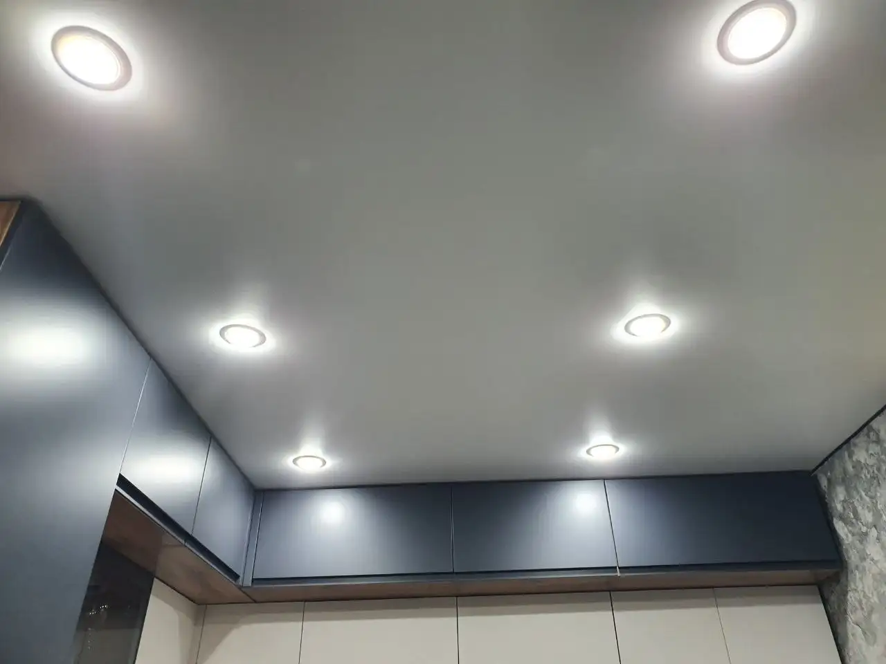 Рекомендация мастера по потолкам в Краснодаре - Ремонт и отделка (Услуги) в Краснодар