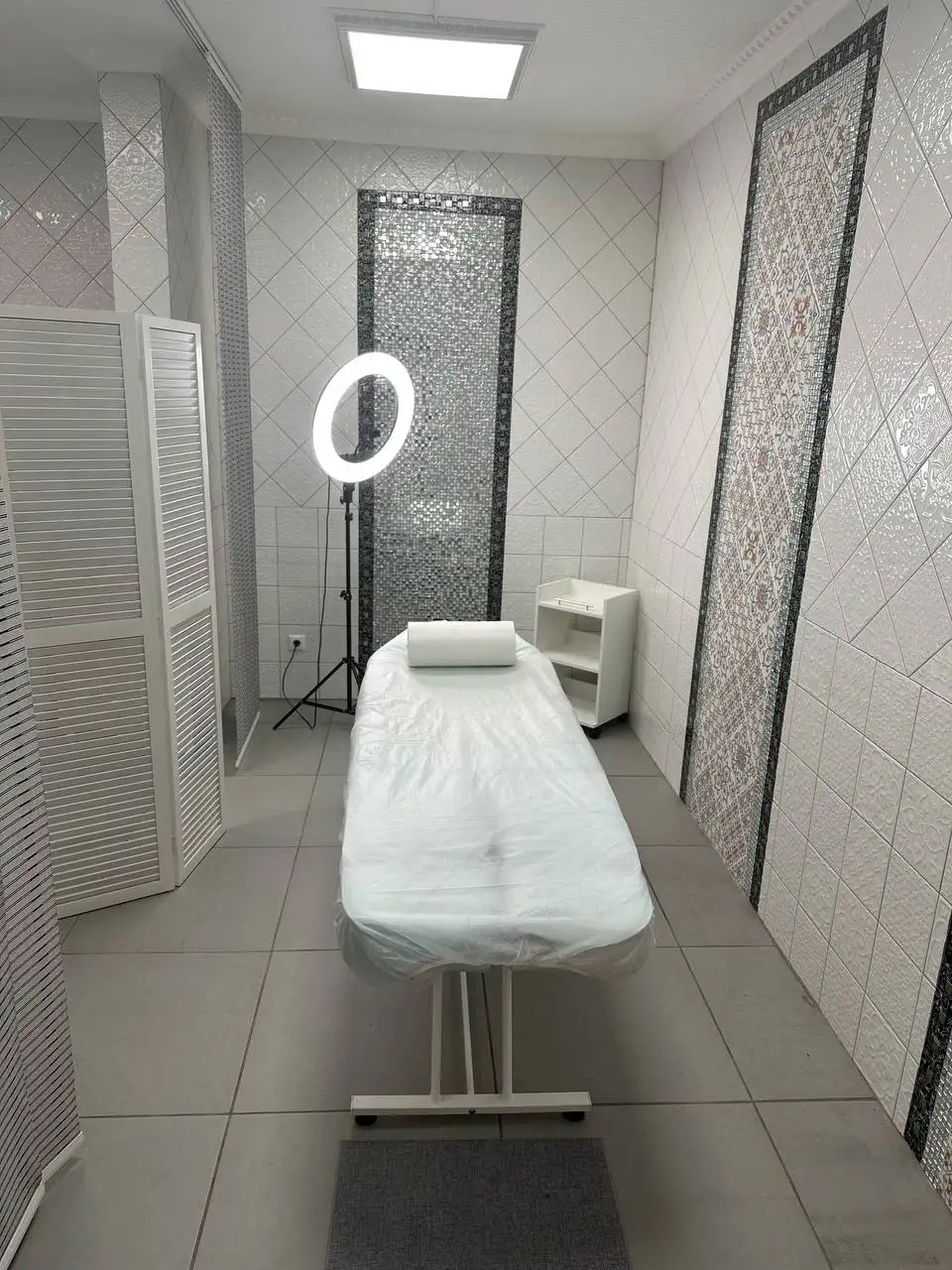 Сдается рабочее место для косметолога в Краснодаре - Аренда рабочего места (Услуги) в Краснодар